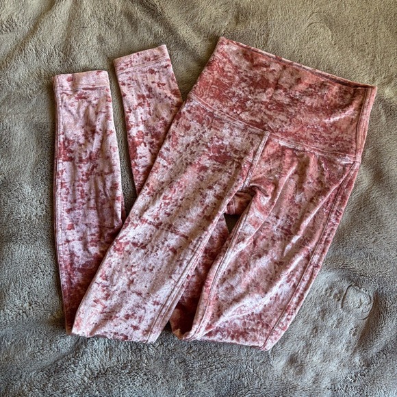 Lululemon Wunder Lounge High-Rise Tight 28" *Crushed Velvet
Soft Cranberry - Picture 3 of 9